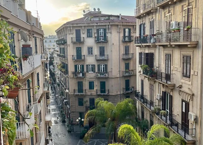 Castelnuovo Rooms #Politeama Palermo